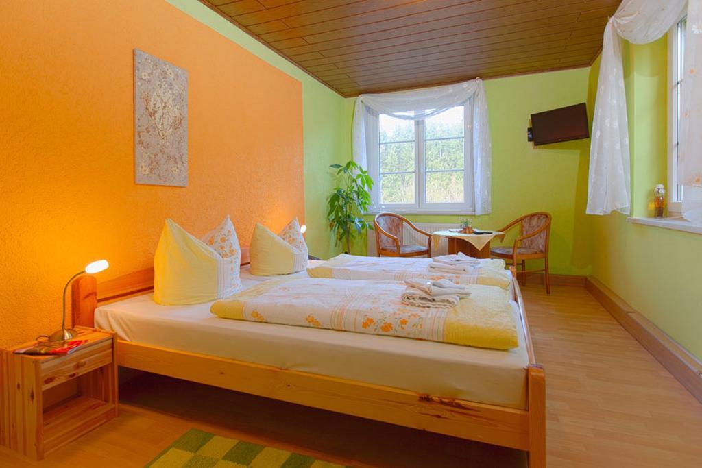 Kraeuterbaude Hotell Saupsdorf Rum bild